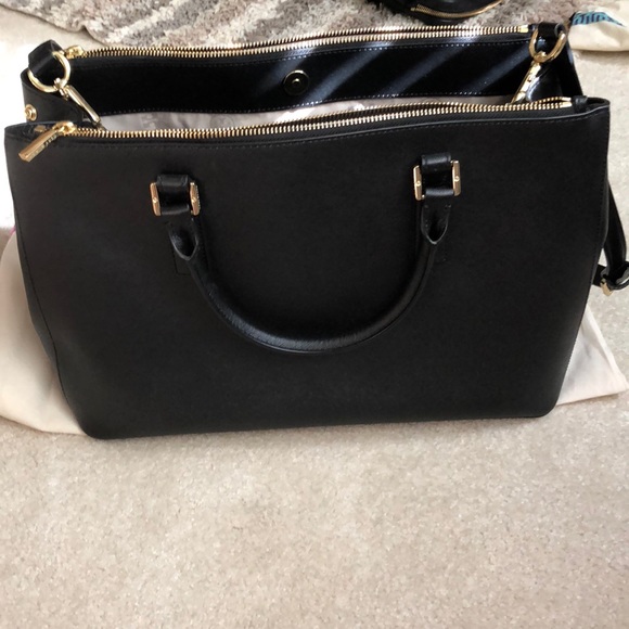 Authentic Tory Burch Robinson Handbag - Picture 6 of 7